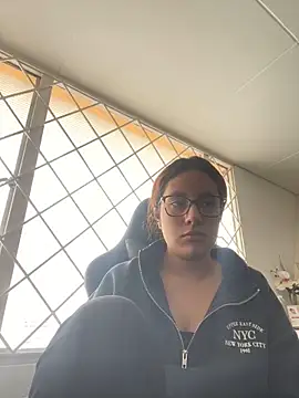 Snapshot of julivali chatting on 12.17.24 julivali online show from 12.17.24