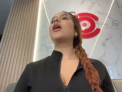 Snapshot of julivali chatting on 10.20.25 julivali online show from 10.20.25