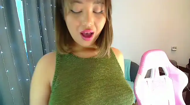 Snapshot of PurrrfectMiko chatting on 01.13.25 PurrrfectMiko online show from 01.13.25