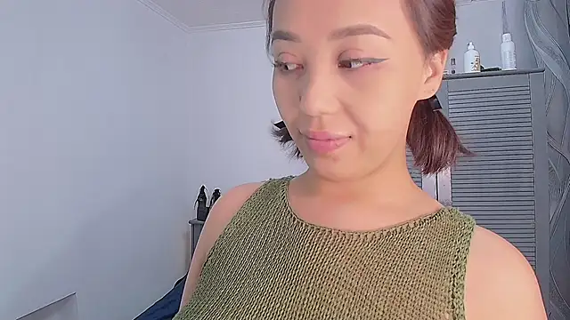 Snapshot of PurrrfectMiko chatting on 11.01.25 PurrrfectMiko online show from 11.01.25