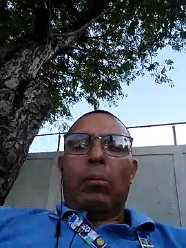 Snapshot of Alex011277 chatting on 09.21.25 Alex011277 online show from 09.21.25