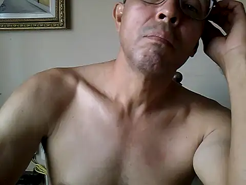 Snapshot of Alex011277 chatting on 09.27.25 Alex011277 online show from 09.27.25