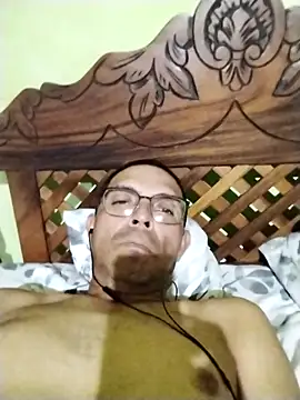 Snapshot of Alex011277 chatting on 10.14.25 Alex011277 online show from 10.14.25