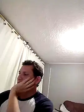 Snapshot of Bombi22 chatting on 12.15.24 Bombi22 online show from 12.15.24