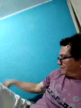 Snapshot of Bombi22 chatting on 01.16.25 Bombi22 online show from 01.16.25