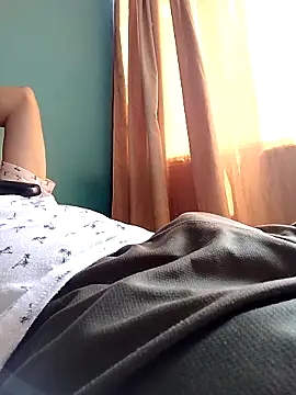 Snapshot of Bombi22 chatting on 02.12.25 Bombi22 online show from 02.12.25