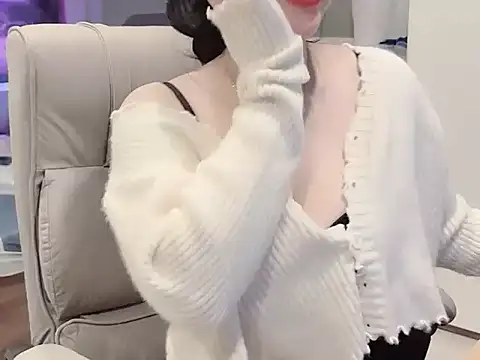 Snapshot of Eva-Public chatting on 02.22.25 Eva-Public online show from 02.22.25