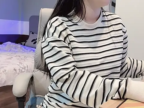 Snapshot of Eva-Public chatting on 02.28.25 Eva-Public online show from 02.28.25