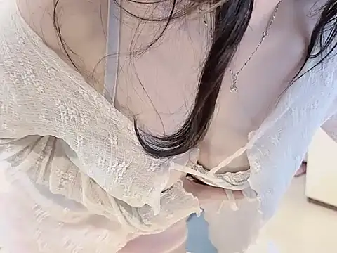 Snapshot of Eva-Public chatting on 09.23.25 Eva-Public online show from 09.23.25