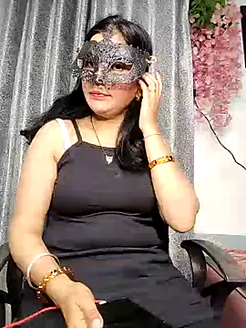 Snapshot of sexy_bhabhi69 chatting on 01.08.25 sexy bhabhi69 online show from 01.08.25