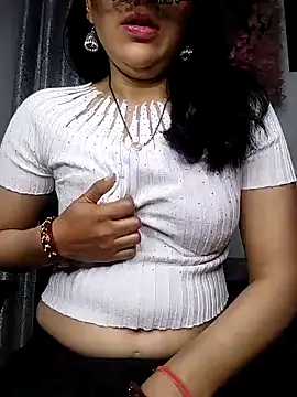 Snapshot of sexy_bhabhi69 chatting on 02.04.25 sexy bhabhi69 online show from 02.04.25