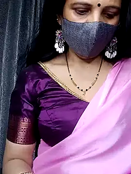 Snapshot of sexy_bhabhi69 chatting on 02.26.25 sexy bhabhi69 online show from 02.26.25