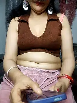 Snapshot of sexy_bhabhi69 chatting on 03.18.25 sexy bhabhi69 online show from 03.18.25