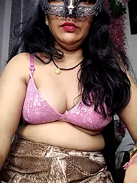 Snapshot of sexy_bhabhi69 chatting on 09.24.25 sexy bhabhi69 online show from 09.24.25