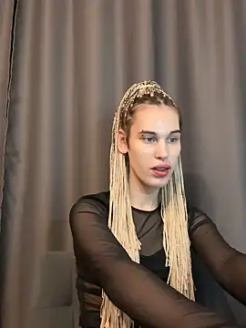 Snapshot of Cassie_Bae chatting on 12.23.24 Cassie Bae online show from 12.23.24