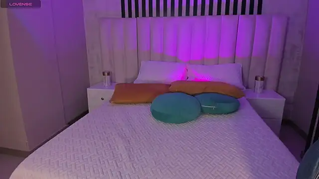 FernandaX1 online show from 10.24.25