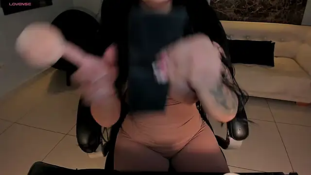 FernandaX1 online show from 12.05.25