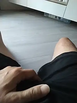 Snapshot of Dannydy2015 chatting on 10.16.25 Dannydy2015 online show from 10.16.25