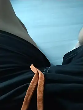 Snapshot of Dannydy2015 chatting on 10.18.25 Dannydy2015 online show from 10.18.25