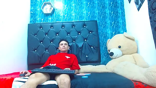 exotic hot couple online show from 01.31.25