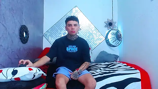 exotic hot couple online show from 02.24.25