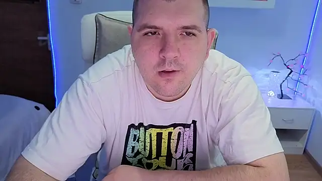 Snapshot of JasonJacks chatting on 06.14.26 JasonJacks online show from 06.14.26