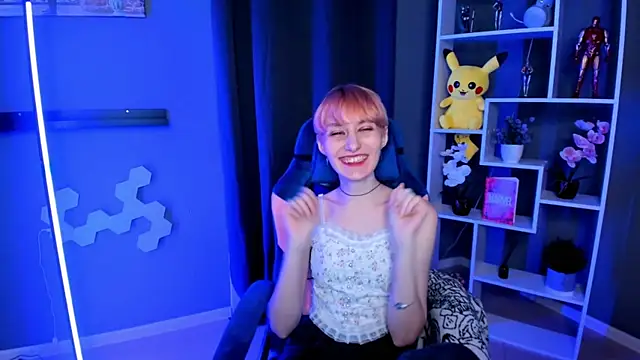 AlmeWood online show from 12.20.24