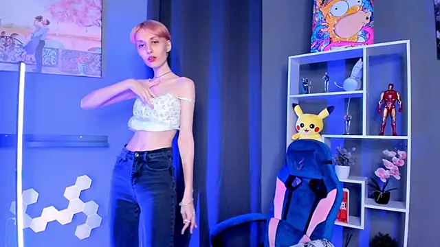 AlmeWood online show from 12.20.24