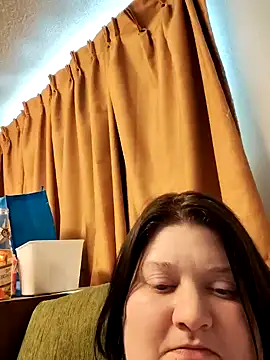 chrissybear84 online show from 12.14.24