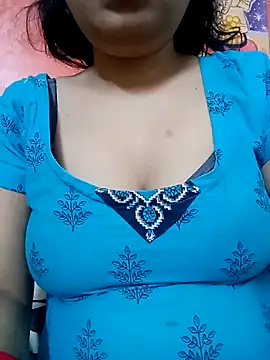 Snapshot of sunita-doll chatting on 10.14.25 sunita-doll online show from 10.14.25