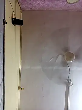 Snapshot of sunita-doll chatting on 12.18.25 sunita-doll online show from 12.18.25