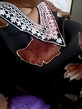 Snapshot of sunita-doll chatting on 12.21.25 sunita-doll online show from 12.21.25