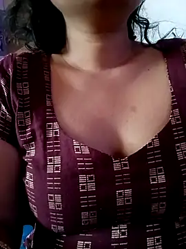 Snapshot of sunita-doll chatting on 12.23.25 sunita-doll online show from 12.23.25