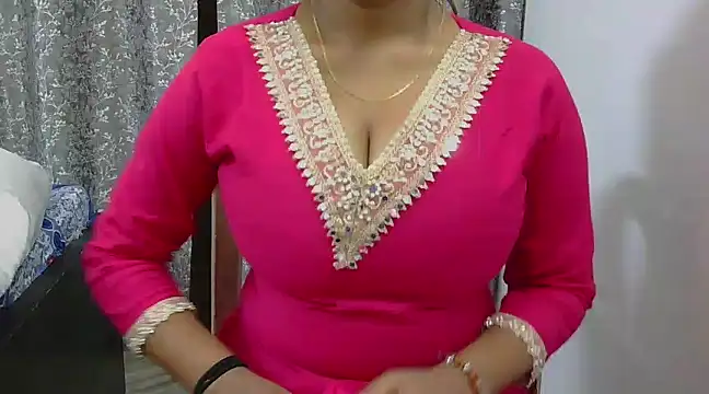 Snapshot of chavi_12 chatting on 02.16.25 chavi 12 online show from 02.16.25