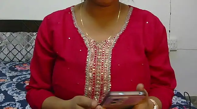 Snapshot of chavi_12 chatting on 03.15.25 chavi 12 online show from 03.15.25