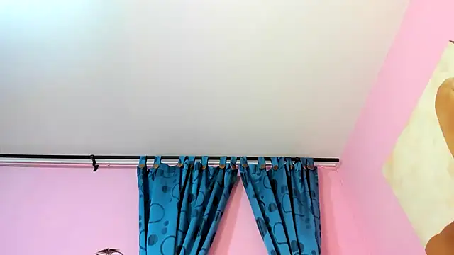 miss--flora online show from 11.26.25