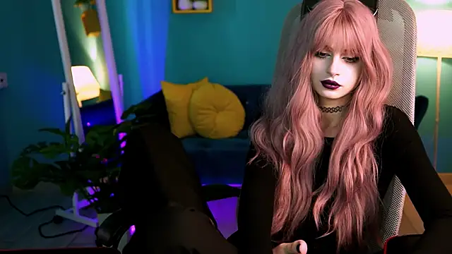 JadeCastle  online show from 03.19.25