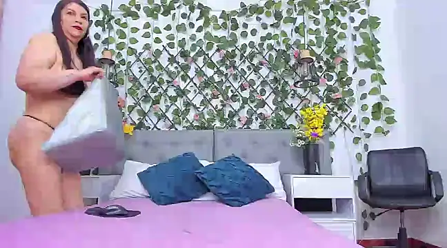 hotmature1 online show from 03.12.25