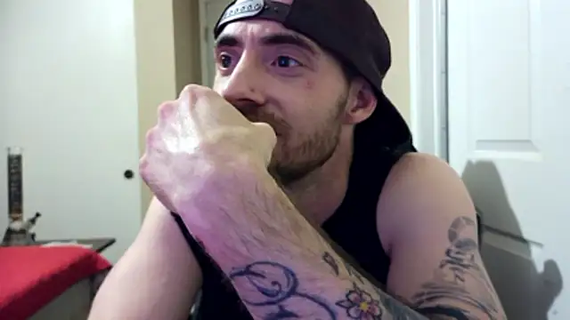 Huntzg23 online show from 04.11.26