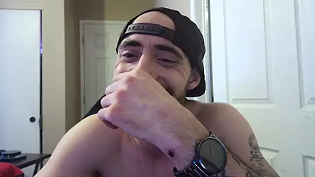 Huntzg23 online show from 04.12.26