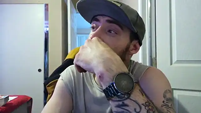 Huntzg23 online show from 04.17.26