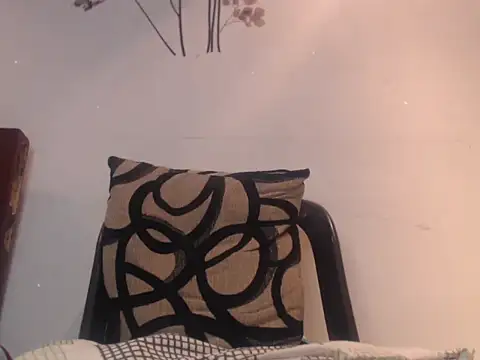 Snapshot of NikolSexyHot chatting on 01.15.25 NikolSexyHot online show from 01.15.25