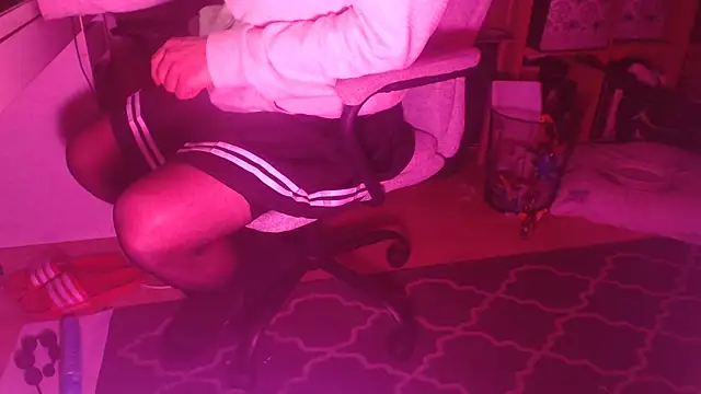 dirtynylonboy33 online show from 03.06.26