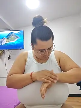 Miss balloonsmila online show from 09.21.25