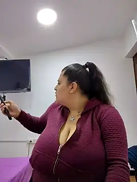 Miss balloonsmila online show from 10.19.25