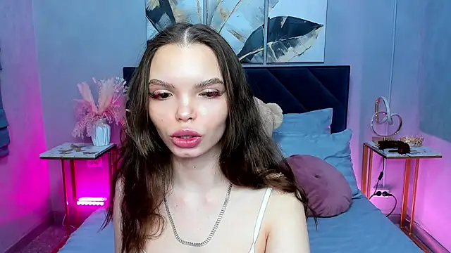 Curvy Dynamite  online show from 12.01.25