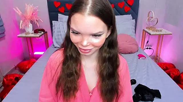 Snapshot of Curvy_Dynamite_ chatting on 02.18.26 Curvy Dynamite online show from 02.18.26