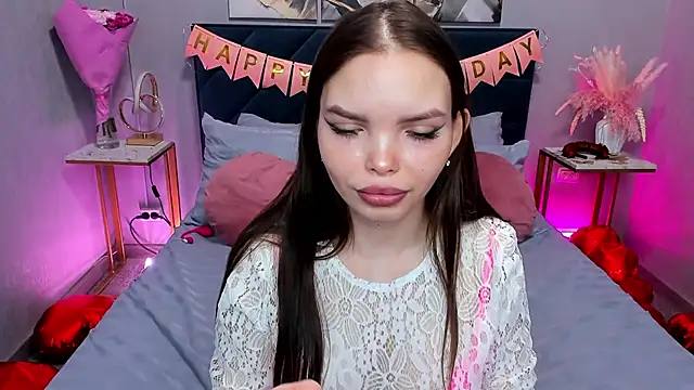 Snapshot of Curvy_Dynamite_ chatting on 03.04.26 Curvy Dynamite online show from 03.04.26