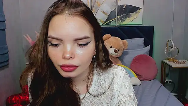 Curvy Dynamite  online show from 03.30.26