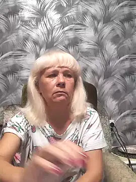 sakura blonde online show from 10.25.25